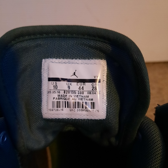 NIKE AIR JORDAN:1 Flight 4 Basketball Shoes - Picture 4 of 8